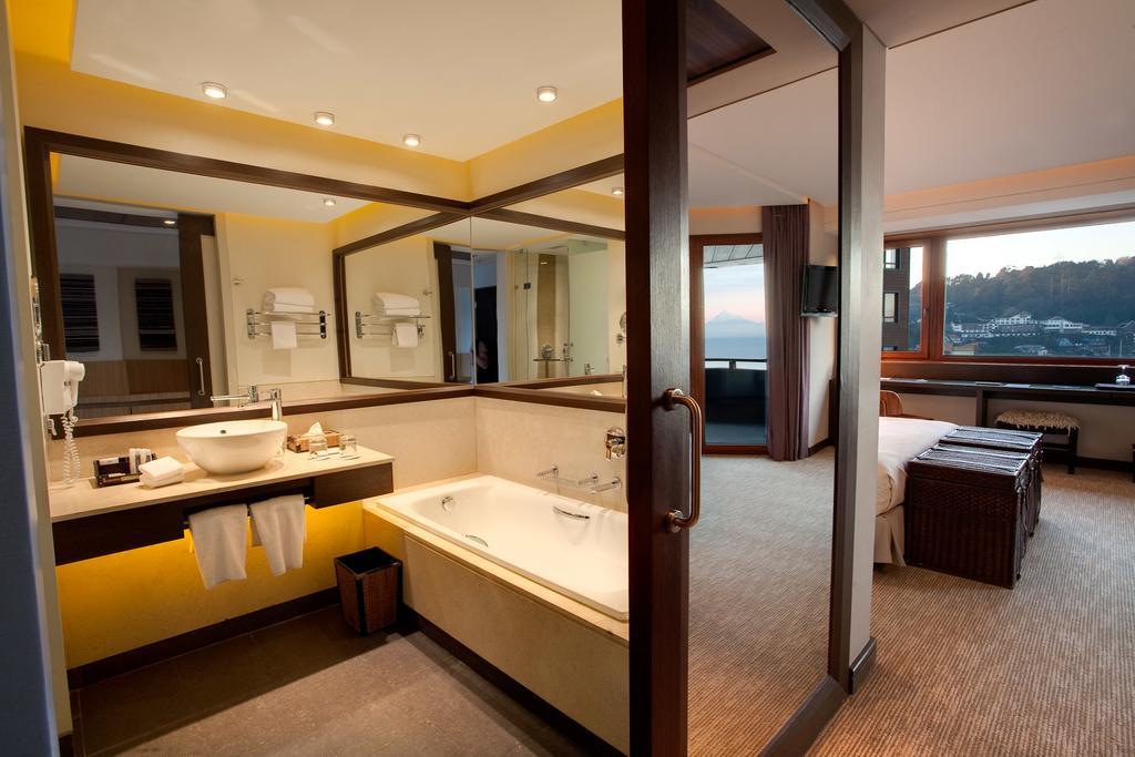 Hotel Dreams De Los Volcanes Пуерто Варас Екстериор снимка