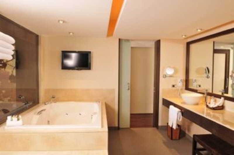 Hotel Dreams De Los Volcanes Пуерто Варас Стая снимка